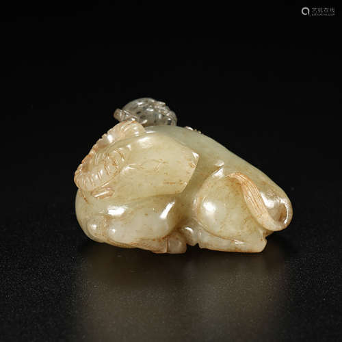 CHINESE QING DYNASTY HETIAN JADE BEAST