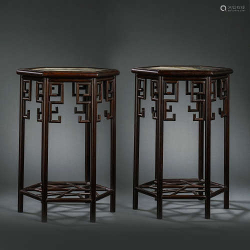 A PAIR OF CHINESE QING DYNASTY ROSEWOOD FLOWER TABLE