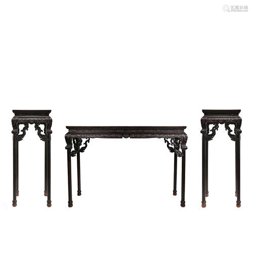 A SET OF CHINESE QING DYNASTY MAHOGANY FURNITURE