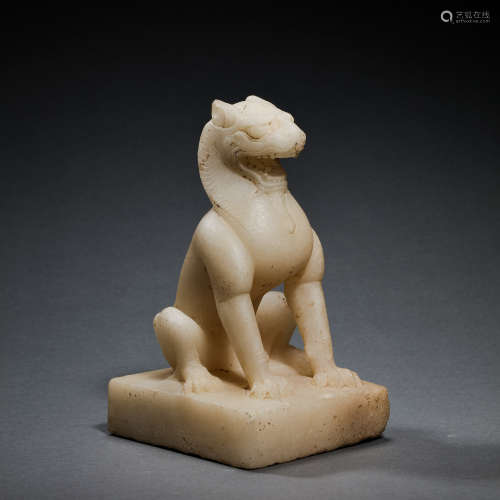 CHINESE TANG DYNASTY WHITE MARBLE LION SEATED STATUE