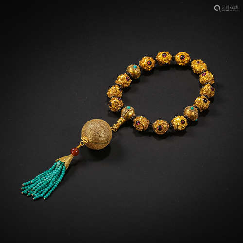 CHINESE TANG DYNASTY PURE GOLD BRACELETS AND SACHETS