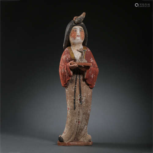 CHINESE TANG DYNASTY PAINTED POTTERY FIGURINES