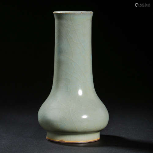 A LONGQUAN CELADON-GLAZED VASE FROM THE SOUTHERN SONG DYNAST...