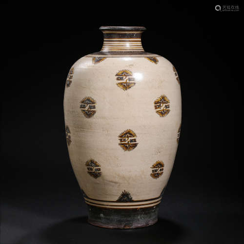 JIZHOU WARE PLUM VASE FROM THE SOUTHERN SONG DYNASTY, CHINA,...