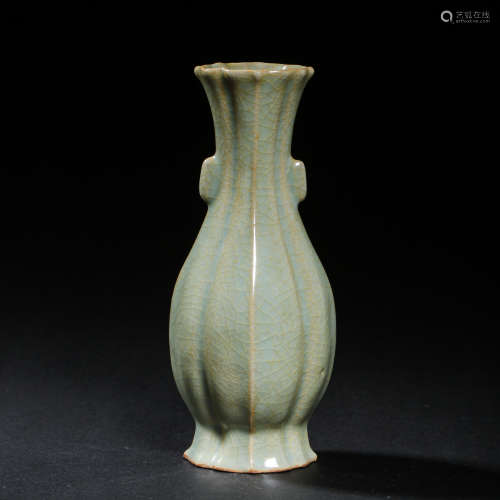 LONGQUAN WARE AMPHORA, SOUTHERN SONG DYNASTY, CHINA, 12TH CE...