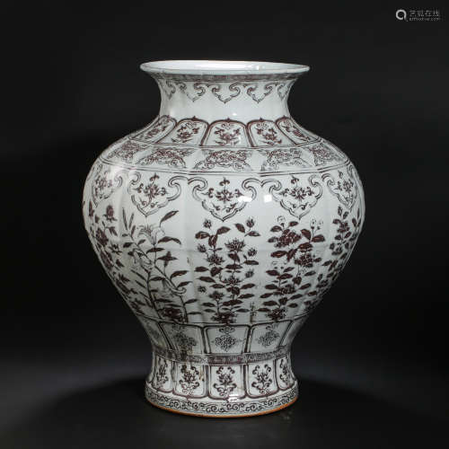 AN EARLY MING DYNASTY CHINESE BLUE AND WHITE UNDERGLAZE RED ...