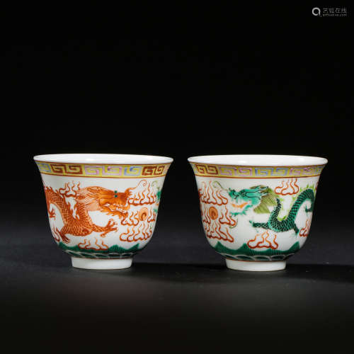 A PAIR OF CHINESE LATE QING DYNASTY DRAGON CUPS
