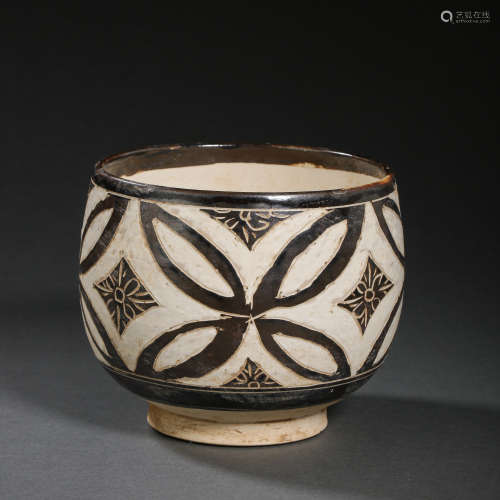 11TH CENTURY CHINESE NORTHERN SONG DYNASTY CIZHOU WARE WHITE...