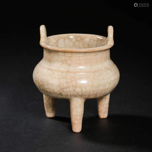 CHINESE SONG DYNASTY CELADON THREE-LEGGED STOVE