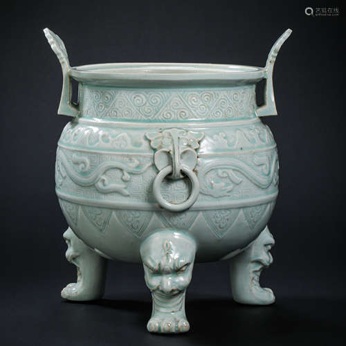 CHINESE YUAN DYNASTY HUTIAN WARE THREE-LEGGED FURNACE