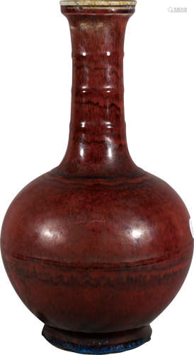 清·红釉玄纹瓶