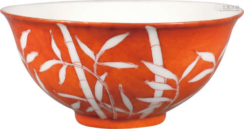 清.宣统珊瑚红釉留白竹纹碗