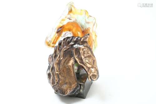 Bronzen/glas sculptuur van 2 paarden