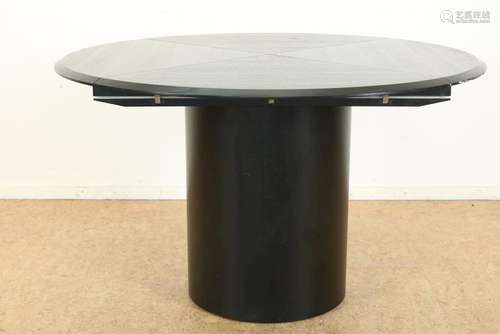 Zwartlak houten Erwin Nagel tafel