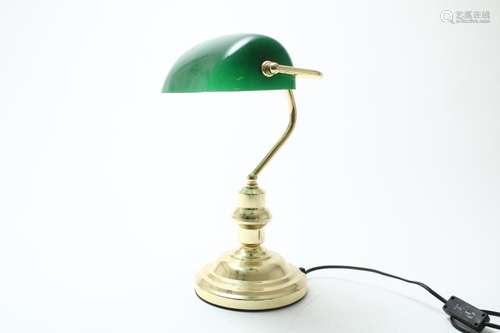 Messing bureaulamp met groenglazen kap