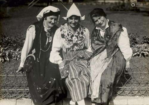 Nordlandreise 1928. Sammlung von 46 OPhotographien…