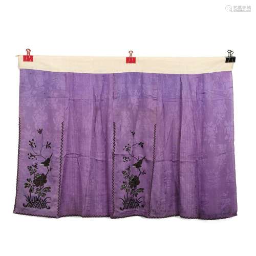 A PURPLE GROUND EMBROIDERED FLORAL LADY'S SKIRT