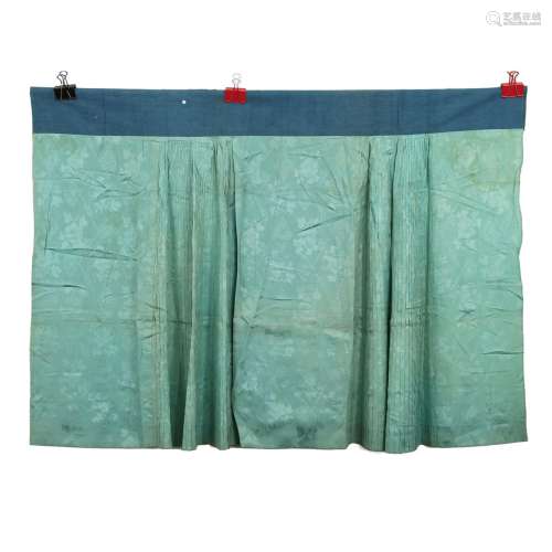 A GREEN GROUND EMBROIDERED LADY'S SKIRT