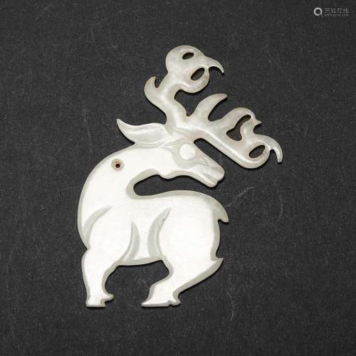 A WHITE JADE DEER-SHAPED PENDANT