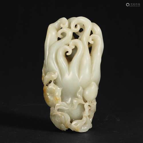 A WHITE JADE 'BERGAMOT' CARVING