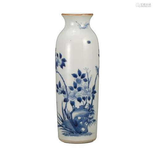 A BLUE AND WHITE 'FLOWER' VASE