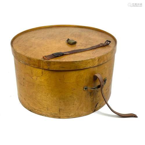 ANTIQUE WOOD MAN S HAT BOX. LEATHER STRAPS. STAMPED MARKS TO...