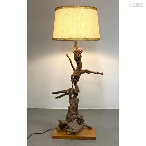 ORGANIC NATURAL DRIFTWOOD FLOOR LAMP. WOOD PLANK BASE.