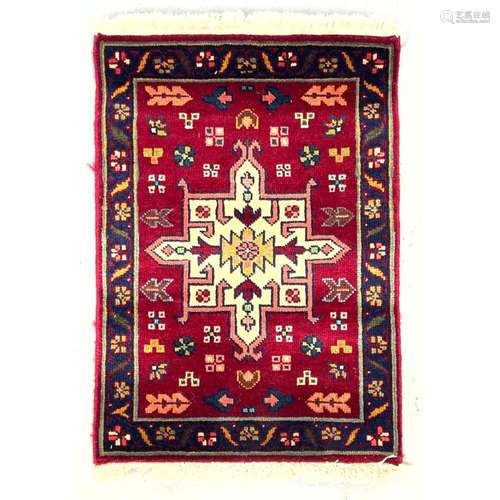 1 6 X 2 2 HANDMADE ORIENTAL CARPET RUG. BURGUNDY BACKGROUND.