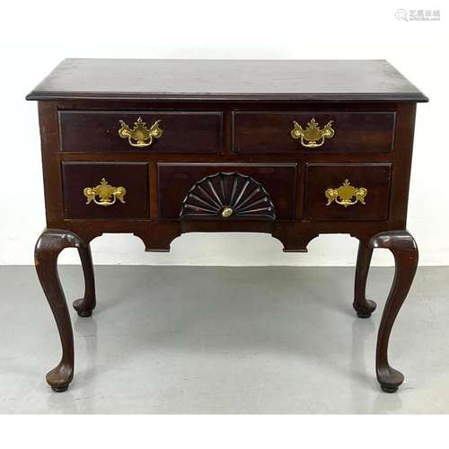 ANTIQUE MAHOGANY QUEEN ANNE SERVER. HANDMADE. ELEGANT CABRIO...