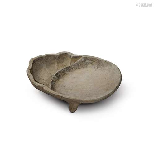 A pottery inkstone, Tang dynasty | 唐 陶硯