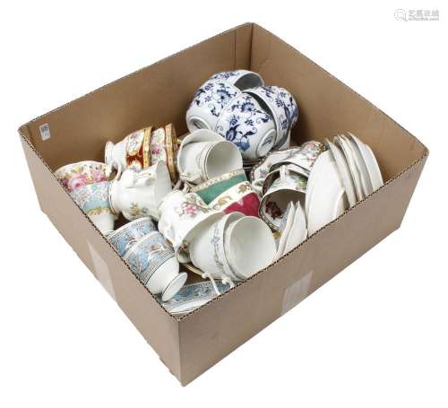 Box of 20 cups and saucers