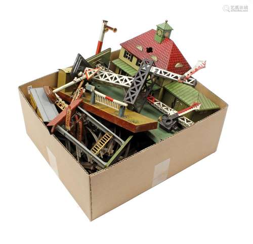 Lot of tin toys