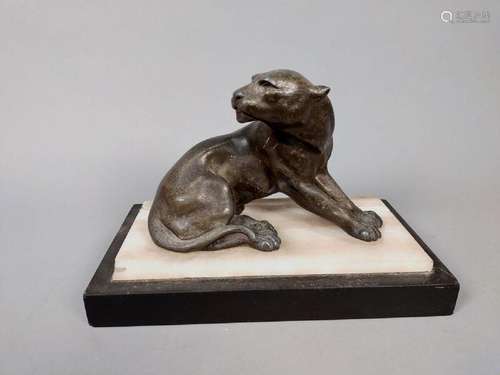 ECOLE MODERNE<br />
lionne craintive<br />
Bronze<br />
Haut...