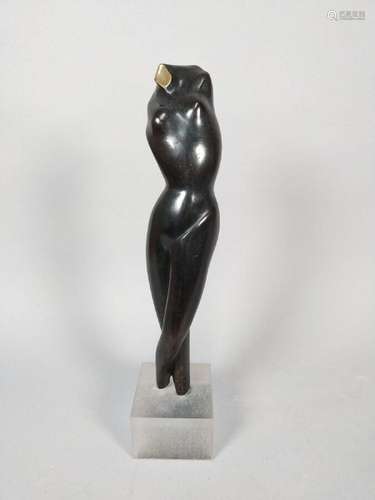 Le BESCOND Jacques (1945)<br />
Nu ailé, bronze<br />
Haut. ...