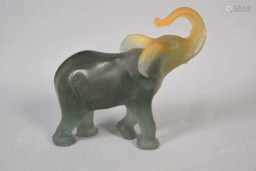 DAUM<br />
Eléphant en pate de verre<br />
Haut. 28 cm