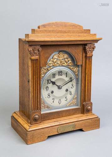 An early 20th century oak cased mantel clock, 15 x 10 3/4 x ...