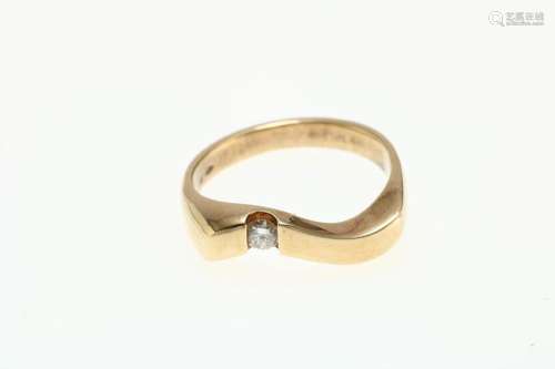 Geelgouden design ring met diamant