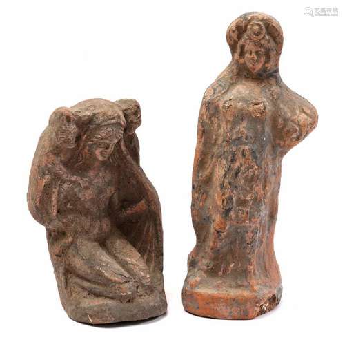 2 terracotta statues