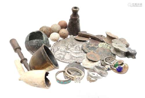 Lot of archaeological finds