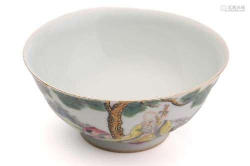 A Chinese porcelain bowl, painted with Shoulao beneath a pin...