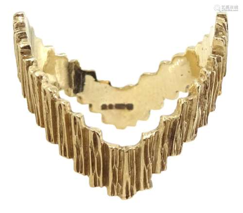 9ct gold textured wishbone ring