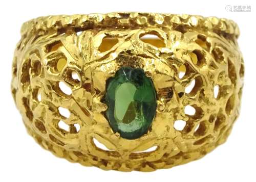21ct gold single green paste stone set ring