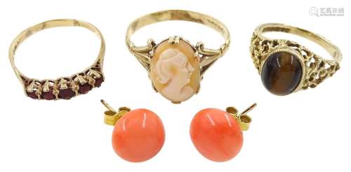 9ct gold jewellery including coral stud earrings