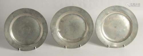 THREE EARLY PEWTER PLATES, Griffin Crown Crest. 9.5ins diame...