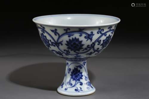 Blue and white high-footed bowl