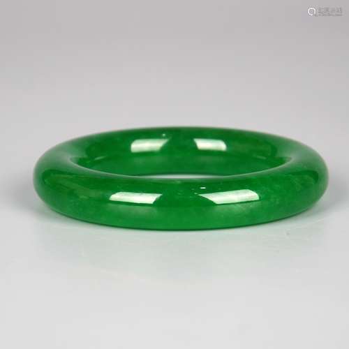 jade bracelet