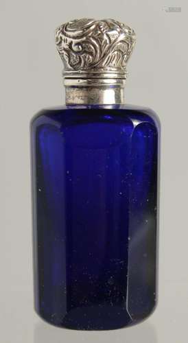 A BRISTOL BLUE SILVER TOP SCENT BOTTLE. 2.25ins long.