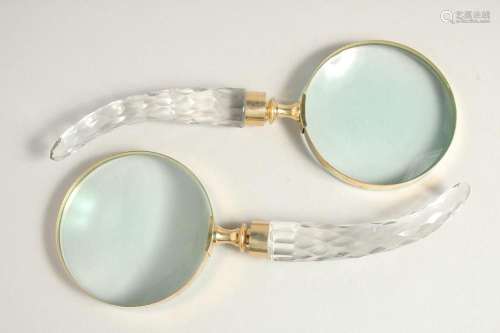 A PAIR OF MAGNIFYING GLASSES with cut crystal handles (2).