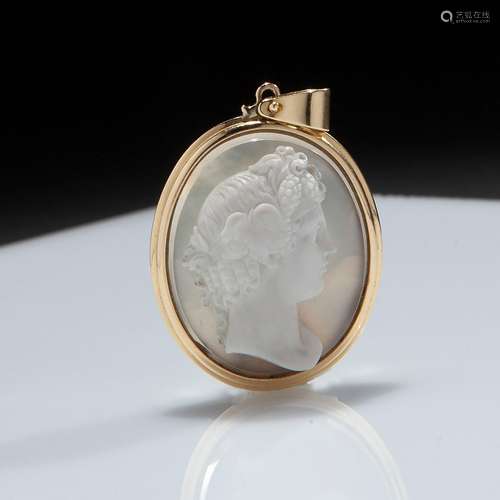 Gold pendant with cameo, Italy 19th century