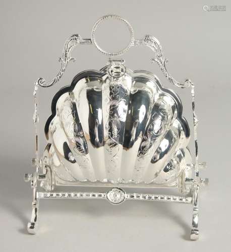 A SILVER PLATED SHELL DESIGN BISCUIT AND COVER STAND.